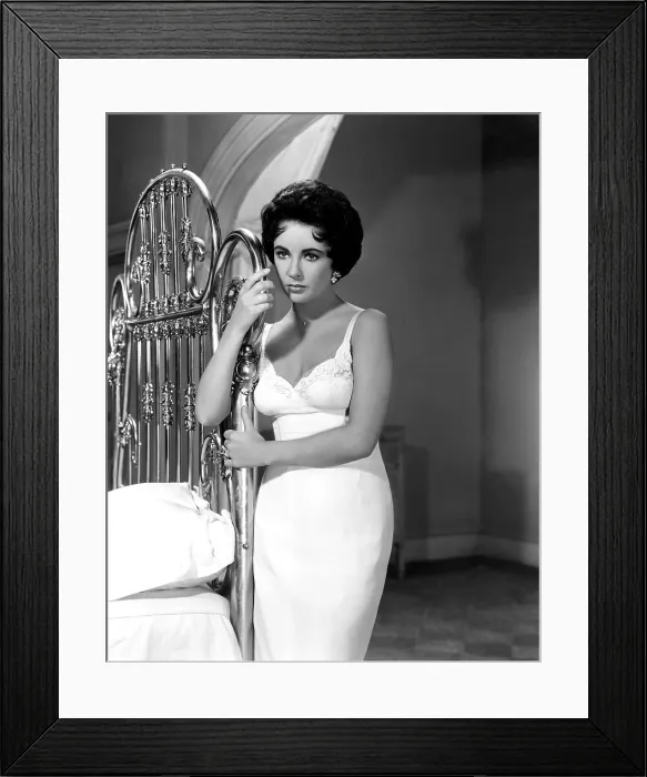 Framed Print : CAT ON A HOT TIN ROOF, Elizabeth Taylor, 1958