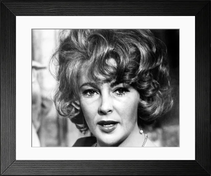 Framed Print : WHO'S AFRAID OF VIRGINIA WOOLF?, Elizabeth Taylor, 1965 Framed Print : WHO'S AFRAID OF VIRGINIA WOOLF?, Elizabeth Taylor, 1965