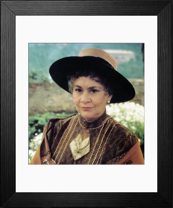 Framed Print : ENCHANTED APRIL, Joan Plowright, 1992, Miramax / courtesy Everett Collection