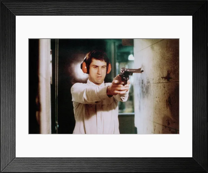 Framed Print : TAXI DRIVER, Robert De Niro, 1976 Framed Print : TAXI DRIVER, Robert De Niro, 1976