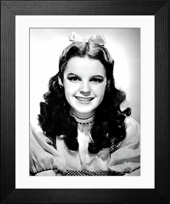 Framed Print : THE WIZARD OF OZ, Judy Garland, 1939 Framed Print : THE WIZARD OF OZ, Judy Garland, 1939