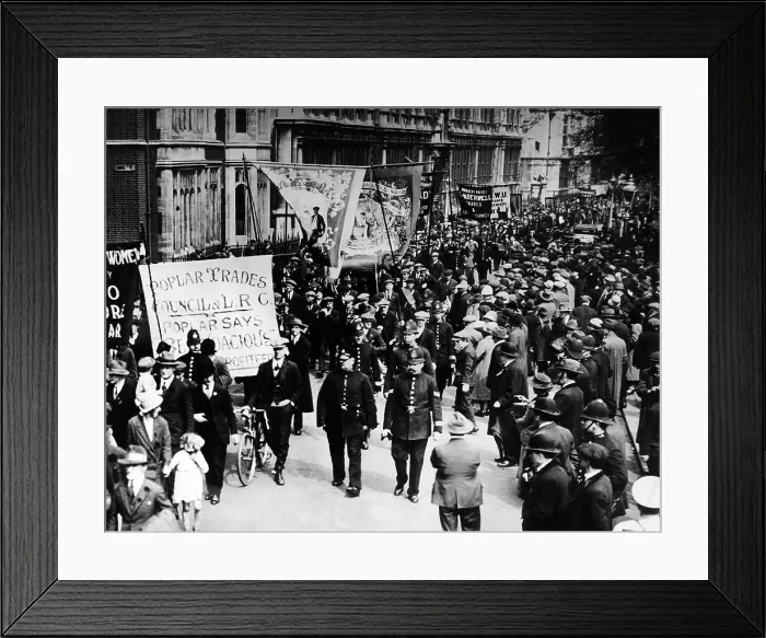 Framed Print : May Day Parade of the Communists, and Left Wing Labourites. The Great General Strike that started 2 days later. London, England. May 1, 1926