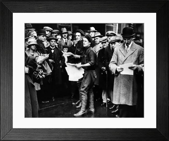 Framed Print : English General Strike. British fascists distributing propaganda in the West End of London on the day the Great General strike ended. May 14, 1926