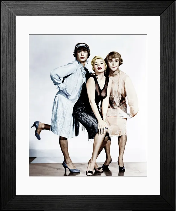 Framed Print : SOME LIKE IT HOT, from left: Tony Curtis, Evelyn Moriarty (Marilyn Monroe's stand-in), Jack Lemmon, 1959 Framed Print : SOME LIKE IT HOT, from left: Tony Curtis, Evelyn Moriarty (Marilyn Monroe's stand-in), Jack Lemmon, 1959