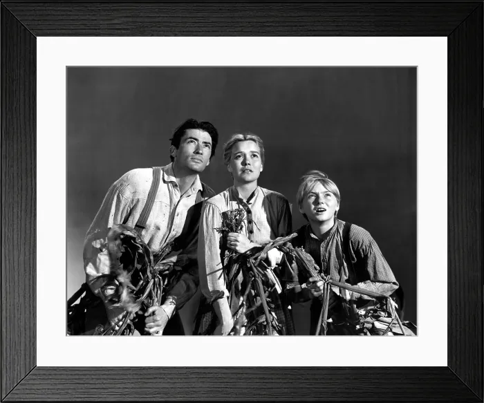 Framed Print : THE YEARLING, Gregory Peck, Jane Wyman, Claude Jarman, Jr. 1946 Framed Print : THE YEARLING, Gregory Peck, Jane Wyman, Claude Jarman, Jr. 1946