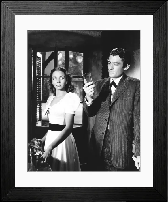 Framed Print : DUEL IN THE SUN, from left, Jennifer Jones, Gregory Peck, 1946