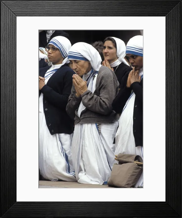 Framed Print : Teresa, Mother (1910-1997). AISA / Everett Collection**US SALES ONLY**