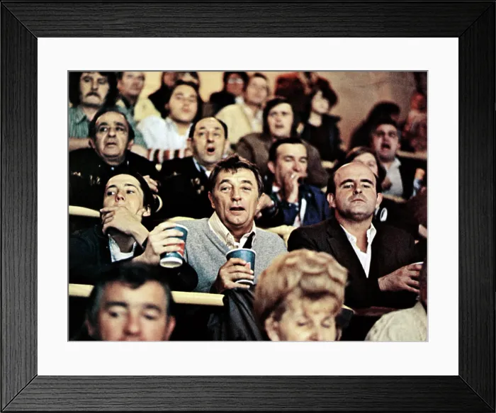 Framed Print : THE FRIENDS OF EDDIE COYLE, Robert Mitchum (center), Peter Boyle (right), 1973 Framed Print : THE FRIENDS OF EDDIE COYLE, Robert Mitchum (center), Peter Boyle (right), 1973