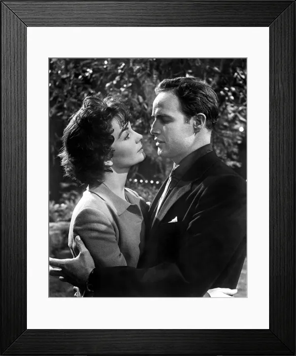 Framed Print : GUYS AND DOLLS, Jean Simmons, Marlon Brando, 1955 Framed Print : GUYS AND DOLLS, Jean Simmons, Marlon Brando, 1955