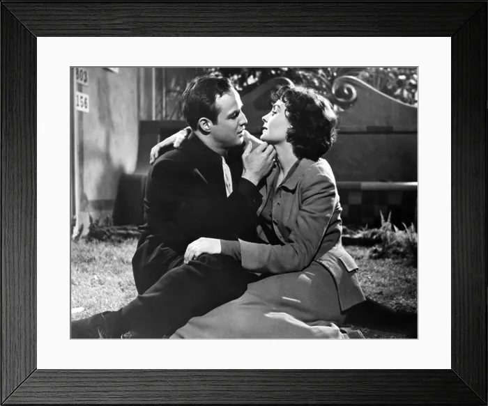 Framed Print : GUYS AND DOLLS, from left: Marlon Brando, Jean Simmons, 1955