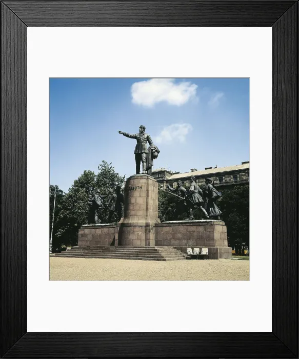 Framed Print : KOSSUTH, Lajos (1802-1894). Sculpture on bronze. HUNGARY. PEST. Budapest. AISA / Everett Collection**US SALES ONLY** Framed Print : KOSSUTH, Lajos (1802-1894). Sculpture on bronze. HUNGARY. PEST. Budapest. AISA / Everett Collection**US SALES ONLY**