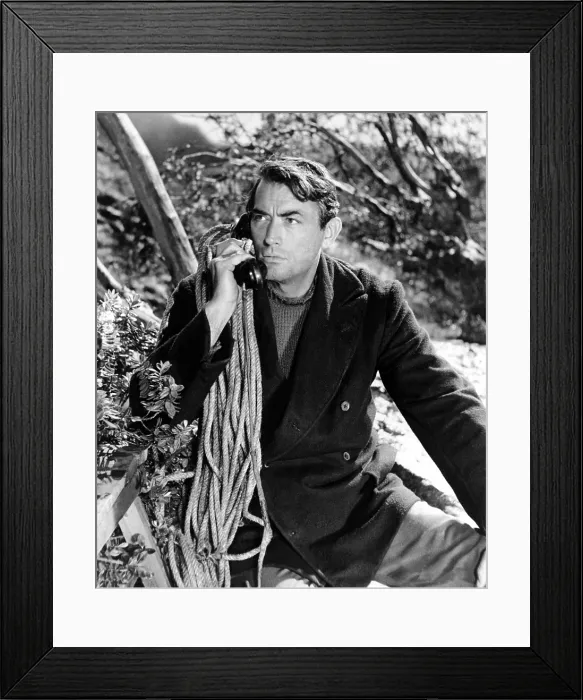Framed Print : THE GUNS OF NAVARONE, Gregory Peck, 1961 Framed Print : THE GUNS OF NAVARONE, Gregory Peck, 1961