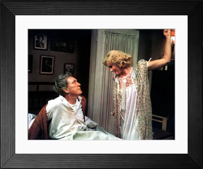 Framed Print : THE DAY OF THE LOCUST, Burgess Meredith, Karen Black, 1975