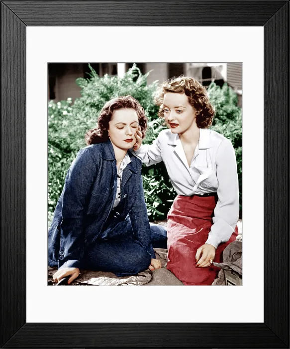 Framed Print : DARK VICTORY, from left: Geraldine Fitzgerald, Bette Davis, 1939
