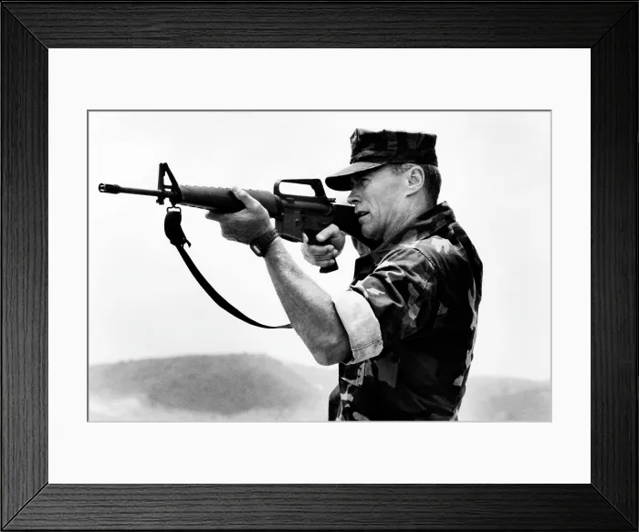 Framed Print : HEARTBREAK RIDGE, Clint Eastwood, 1986, Warner Brothers / courtesy Everett Collection