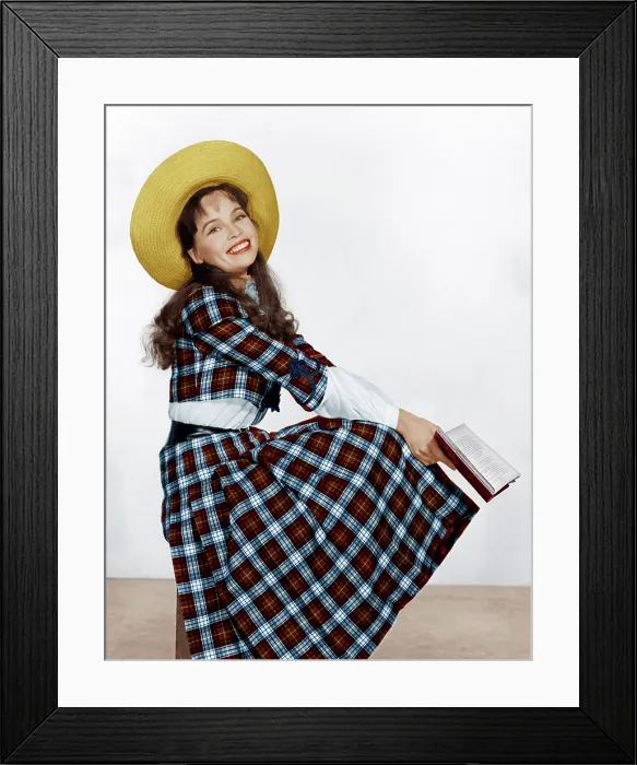 Framed Print : GIGI, Leslie Caron, 1958 Framed Print : GIGI, Leslie Caron, 1958