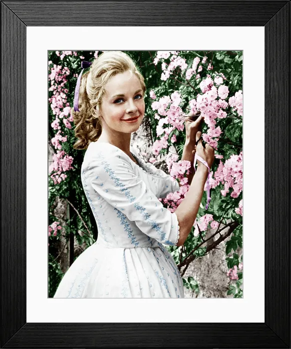 Framed Print : TOM JONES, Susannah York, 1963 Framed Print : TOM JONES, Susannah York, 1963