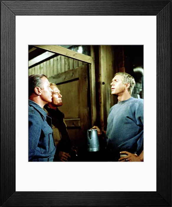 Framed Print : THE GREAT ESCAPE, Richard Attenborough, Gordon Jackson, Steve McQueen, 1963