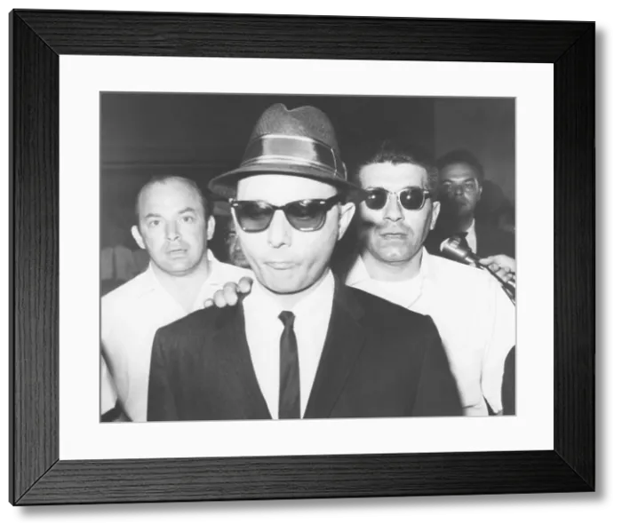 Framed Print : Brooklyn mobster Larry Gallo, arrives at Brooklyn federal court on August 22, 1963