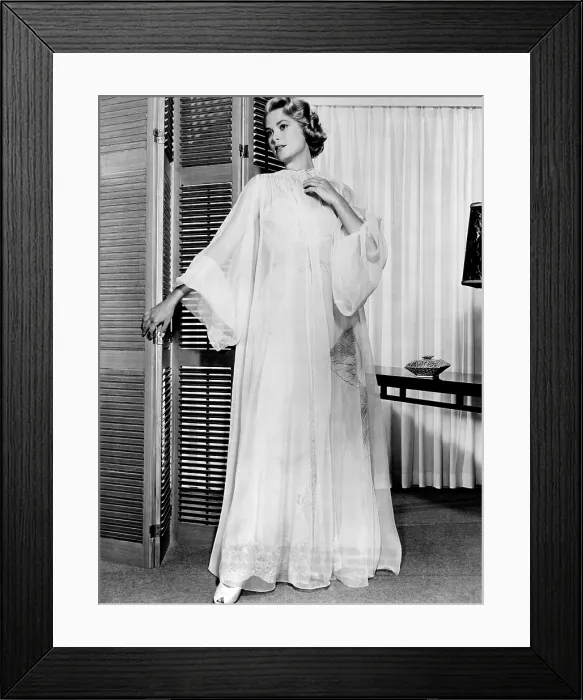Framed Print : Grace Kelly, 1955 Framed Print : Grace Kelly, 1955