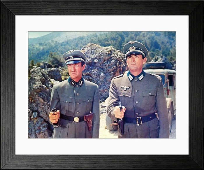 Framed Print : THE GUNS OF NAVARONE, from left: David Niven, Gregory Peck, 1961 GONV 004FOH(6622) Framed Print : THE GUNS OF NAVARONE, from left: David Niven, Gregory Peck, 1961 GONV 004FOH(6622)