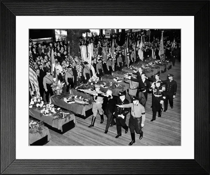 Framed Print : Germans honor victims of the Hindenburg disaster