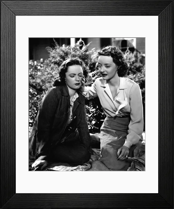 Framed Print : DARK VICTORY, Geradline Fitzgerald, Bette Davis, 1939 Framed Print : DARK VICTORY, Geradline Fitzgerald, Bette Davis, 1939