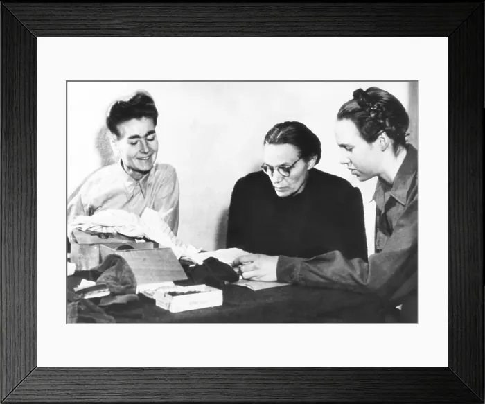 Framed Print : Heinrich Himmler's wife and daughter, held as witnesses in the Nuremberg Trials. Dec. 1945. L-R: Louise Guyon-Witzschel, Sec