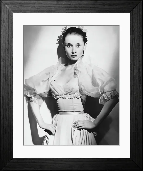 Framed Print : Audrey Hepburn, early 1950s Framed Print : Audrey Hepburn, early 1950s