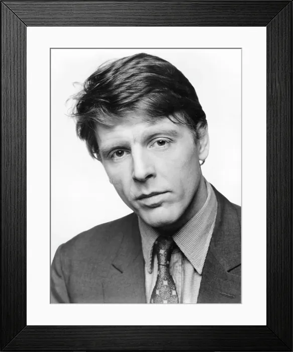 Framed Print : THE DAY OF THE JACKAL, Edward Fox, 1973 Framed Print : THE DAY OF THE JACKAL, Edward Fox, 1973