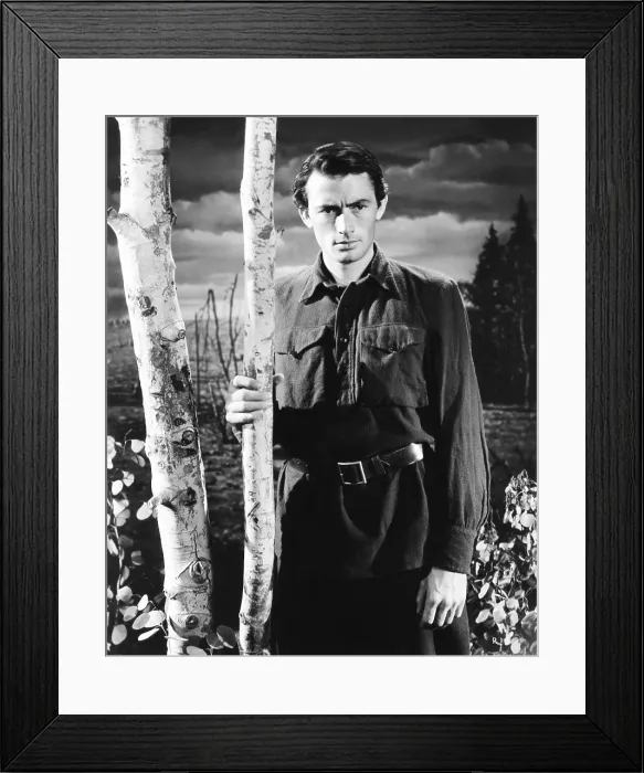 Framed Print : DAYS OF GLORY, Gregory Peck, 1944