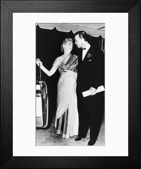 Framed Print : Porfirio Rubirosa and his new wife, the former Barbara Hutton, arrive at the Club du Moulin Rouge Framed Print : Porfirio Rubirosa and his new wife, the former Barbara Hutton, arrive at the Club du Moulin Rouge