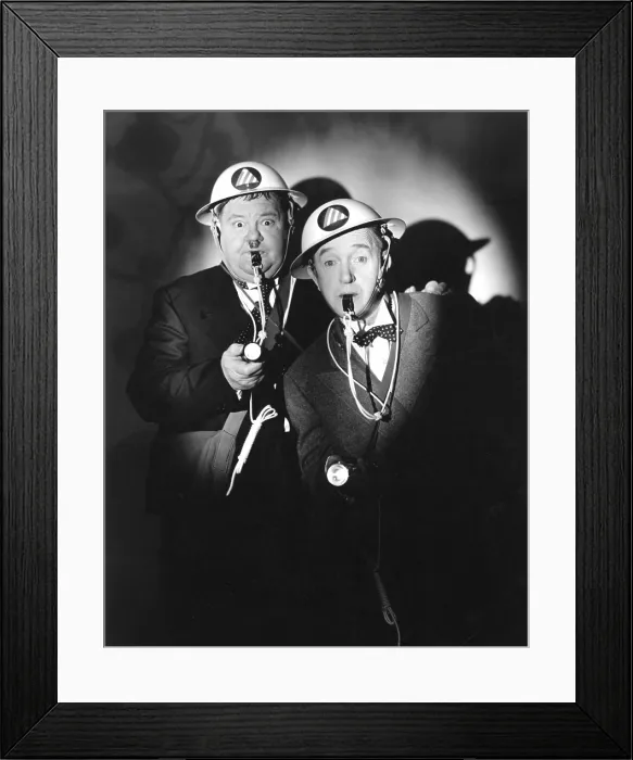 Framed Print : AIR RAID WARDENS, Oliver Hardy, Stan Laurel (Laurel and Hardy), 1943 Framed Print : AIR RAID WARDENS, Oliver Hardy, Stan Laurel (Laurel and Hardy), 1943
