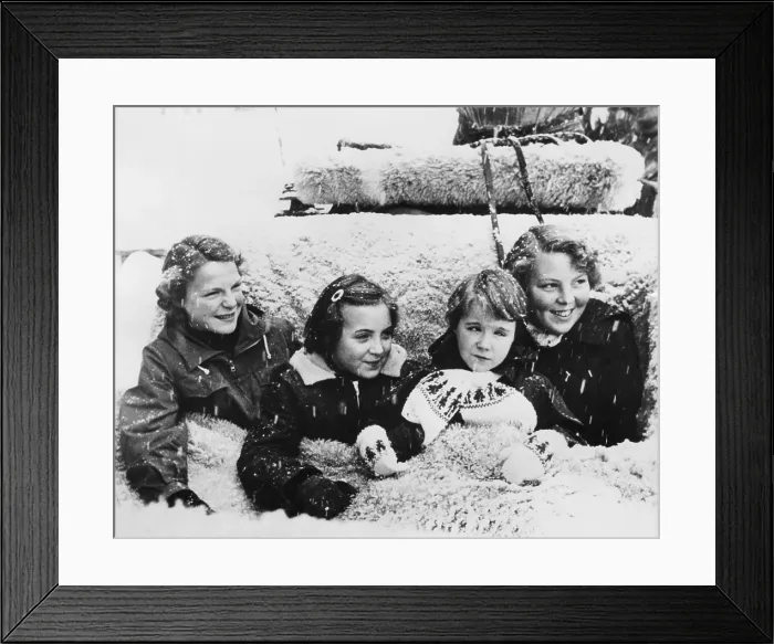 Framed Print : Dutch princesses in snow, Grindlewald, Switzerland, L-R: Irene, Marguerite, Marijke, and Beatrix. Jan. 4, 1954