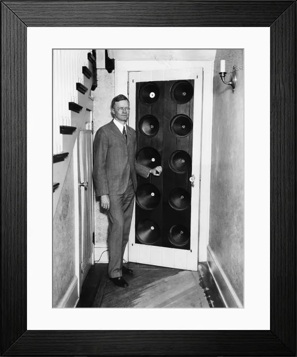 Framed Print : Richard H. Ranger American electrical engineer, sound engineer, and inventor. He demonstrated his new electric organ which uses loudspeakers instead of organ pipes