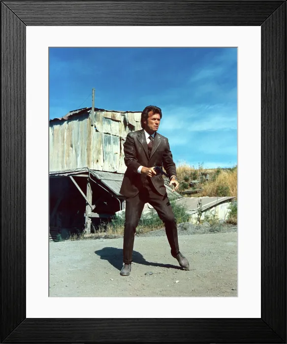 Framed Print : DIRTY HARRY, Clint Eastwood, 1971