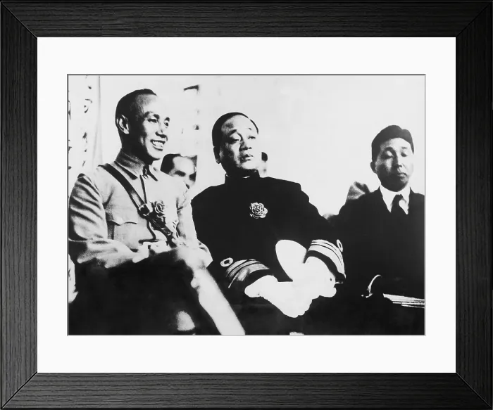 Framed Print : General Chiang Kai-shek and Admiral Yang Xuancheng, ca. June 1927. Right wing factions of Chiang's Kuomintang Party led the Shanghai Massacre of Communists on April 12, 1927 Framed Print : General Chiang Kai-shek and Admiral Yang Xuancheng, ca. June 1927. Right wing factions of Chiang's Kuomintang Party led the Shanghai Massacre of Communists on April 12, 1927