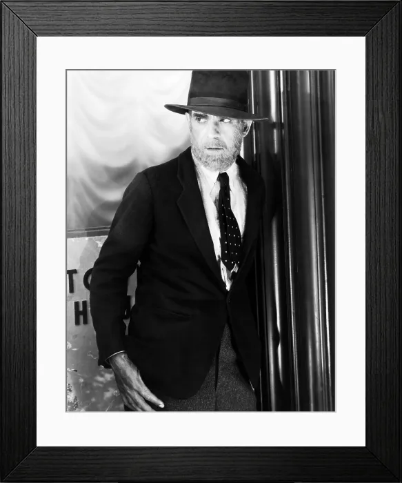 Framed Print : THE RAVEN, Boris Karloff, 1935 Framed Print : THE RAVEN, Boris Karloff, 1935