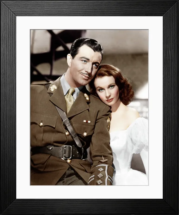 Framed Print : WATERLOO BRIDGE, from left: Robert Taylor, Vivien Leigh, 1940 Framed Print : WATERLOO BRIDGE, from left: Robert Taylor, Vivien Leigh, 1940