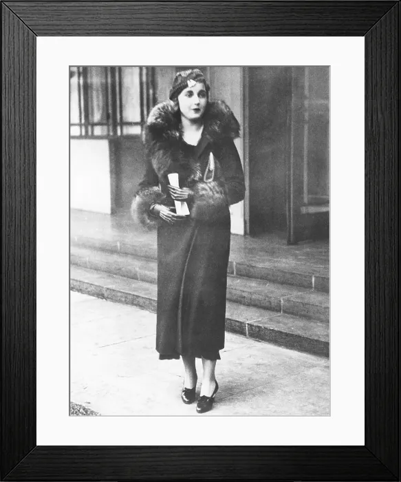Framed Print : Barbara Hutton, Woolworth heiress, in London, November 1932. She had just turned 20, and within a year would be 21, and have a net worth of $50 million. (CSU_2015_7_401) Framed Print : Barbara Hutton, Woolworth heiress, in London, November 1932. She had just turned 20, and within a year would be 21, and have a net worth of $50 million. (CSU_2015_7_401)