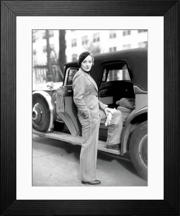 Framed Print : Marlene Dietrich, portrait ca. 1933