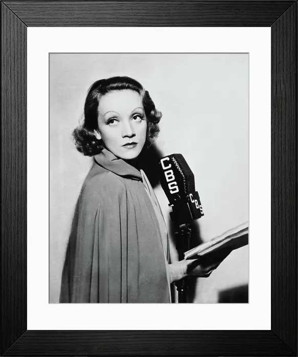 Framed Print : Marlene Dietrich, 1937 Framed Print : Marlene Dietrich, 1937