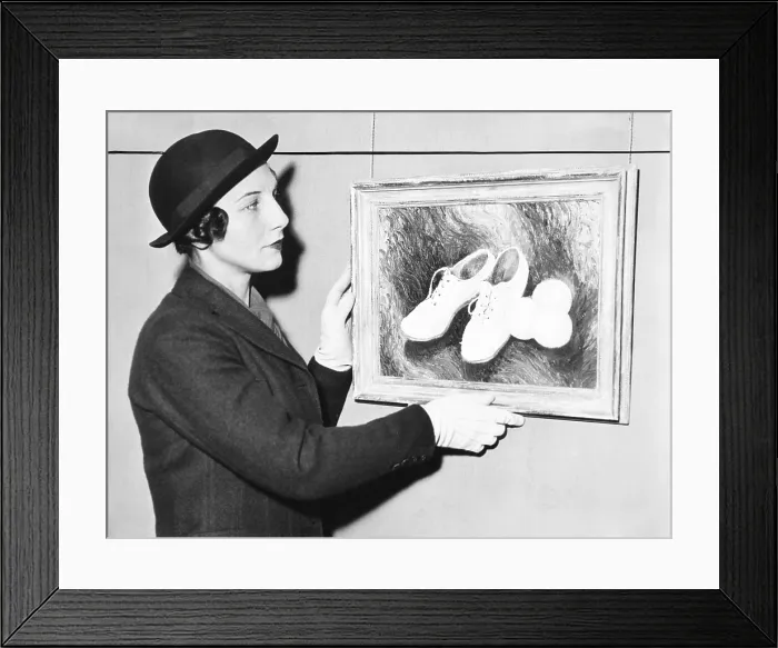 Framed Print : Helen Wills Moody exhibited of her paintings at the Grand Central Art Galleries, NYC. May 18, 1936 Framed Print : Helen Wills Moody exhibited of her paintings at the Grand Central Art Galleries, NYC. May 18, 1936