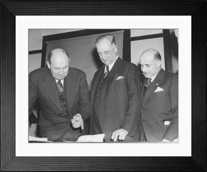 Framed Print : The SEC hearing into Amadeo Giannini's (center), Trans-America Corp. opened on Jan. 16, 1939