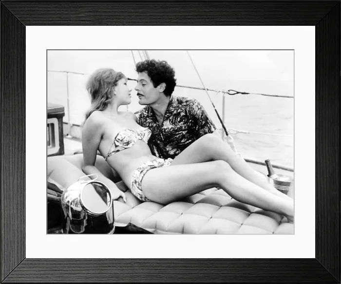 Framed Print : DIVORCE - ITALIAN STYLE, Stefania Sandrelli, Marcello Mastroianni, 1961