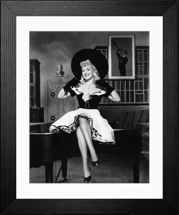 Framed Print : DIAMOND HORSESHOE, (aka BILLY ROSE'S DIAMOND HORSESHOE), Betty Grable, 1945, TM and copyright 20th Century Fox Film Corp. All rights reserved / Courtesy: Everett Collection
