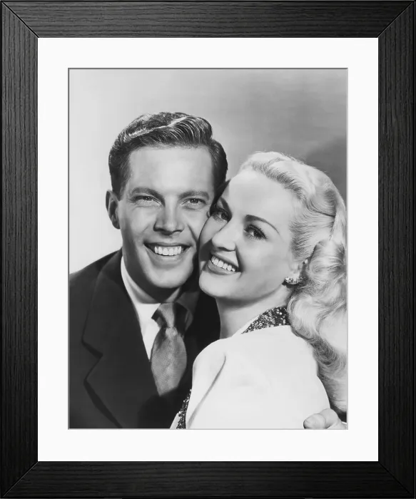 Framed Print : DIAMOND HORSESHOE, (aka BILLY ROSE'S DIAMOND HORSESHOE), from left: Dick Haymes, Betty Grable, 1945, TM & Copyright 20th Century Fox Film Corp. / courtesy Everett Collection