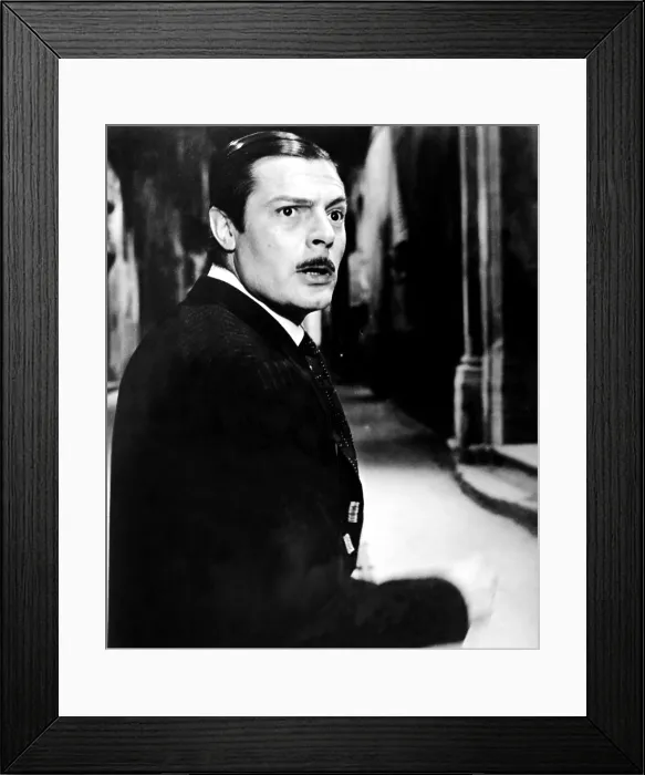 Framed Print : DIVORCE - ITALIAN STYLE, Marcello Mastroianni, 1961 Framed Print : DIVORCE - ITALIAN STYLE, Marcello Mastroianni, 1961