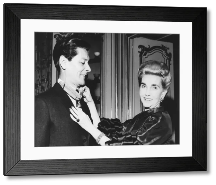 Framed Print : Barbara Hutton with her 7th husband, Prince Pierre Raymond Doan Vinh na Champassak Framed Print : Barbara Hutton with her 7th husband, Prince Pierre Raymond Doan Vinh na Champassak