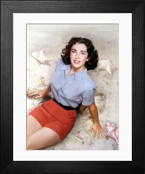 Framed Print : Elizabeth Taylor in the early 1950s Framed Print : Elizabeth Taylor in the early 1950s